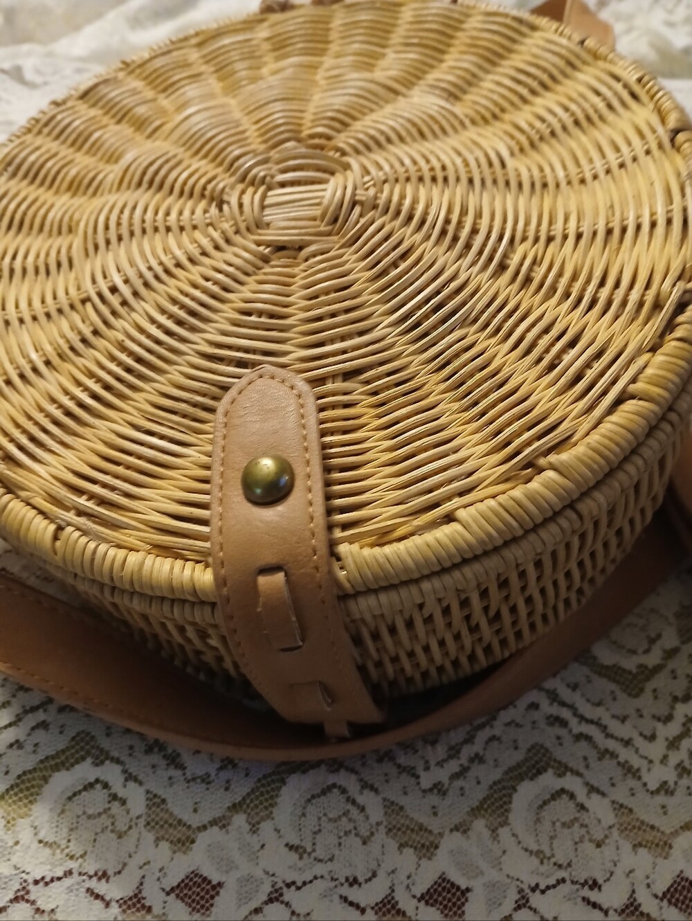 NWT Universal Thread Natural Woven Round Crossbody Bag with Leather Strap - Picture 3 of 9